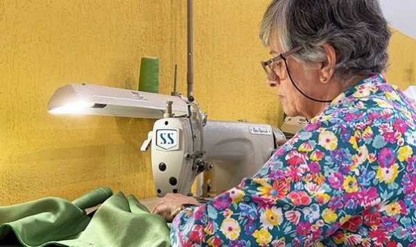Fundo Social de Birigui certifica 15 alunas estabelecidas no curso grátis de corte e costura fundo-social-de-birigui-certifica-15-alunas-formadas-no-curso-gratuito-de-corte-e-costura